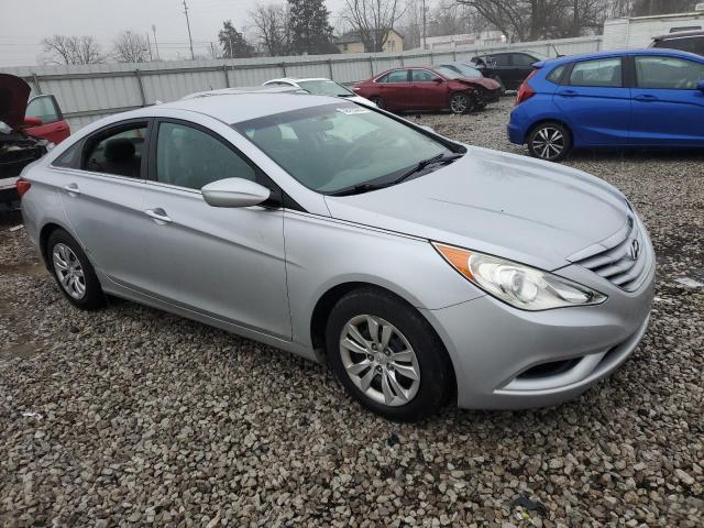 5NPEB4AC4BH295562 - 2011 HYUNDAI SONATA GLS SILVER photo 4