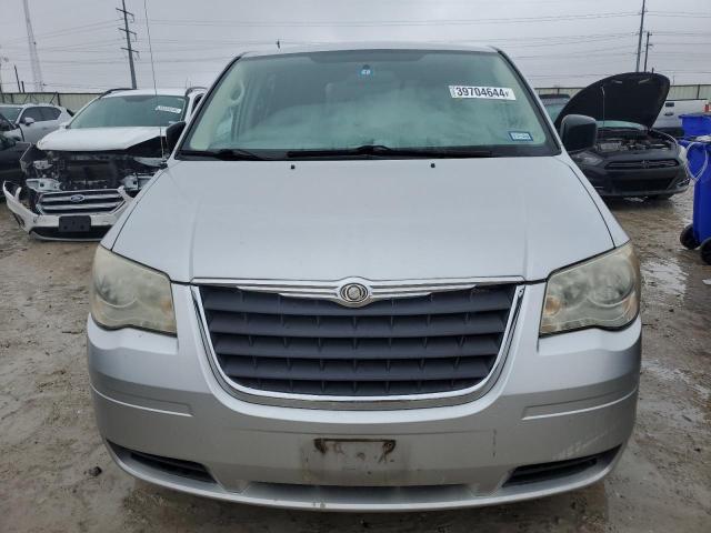 2A8HR44H38R799671 - 2008 CHRYSLER TOWN & COU LX SILVER photo 5