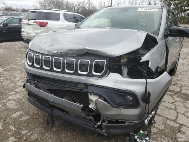 3C4NJDBBXNT123923 - 2022 JEEP COMPASS LATITUDE SILVER photo 12