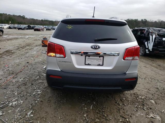 5XYKT3A16BG138650 - 2011 KIA SORENTO BASE SILVER photo 6