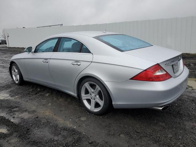 WDDDJ72X17A099925 - 2007 MERCEDES-BENZ CLS 550 SILVER photo 2