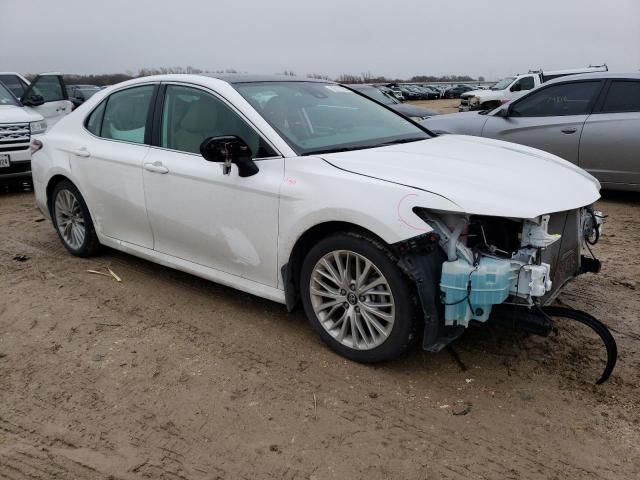 4T1B11HK3KU164108 - 2019 TOYOTA CAMRY L WHITE photo 4