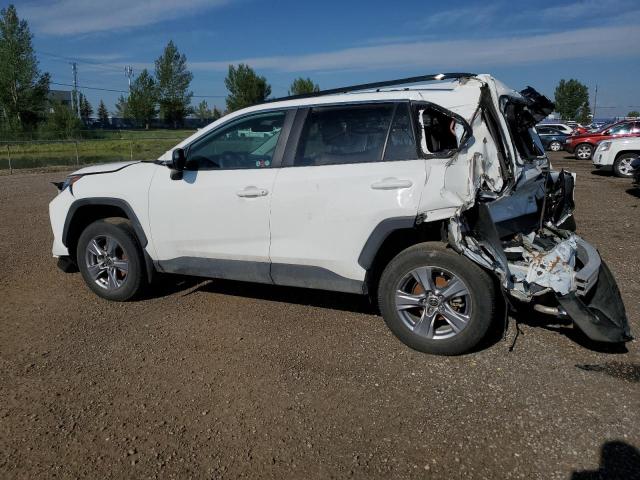 2T3R1RFV5NC269224 - 2022 TOYOTA RAV4 XLE WHITE photo 2