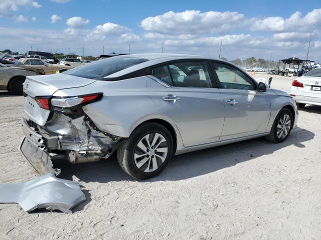 1N4BL4BV9MN382060 - 2021 NISSAN ALTIMA S SILVER photo 3