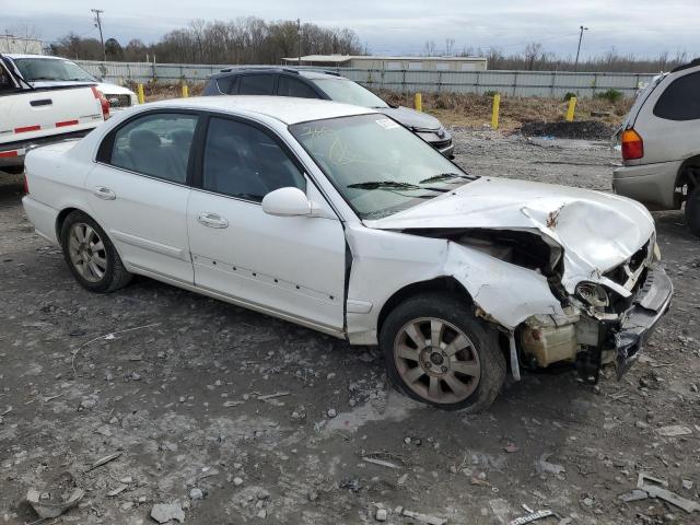 KNAGD128245270042 - 2004 KIA OPTIMA LX WHITE photo 4