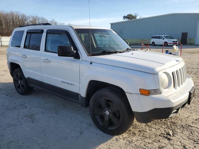 1C4NJRFB4CD588675 - 2012 JEEP PATRIOT LATITUDE WHITE photo 4