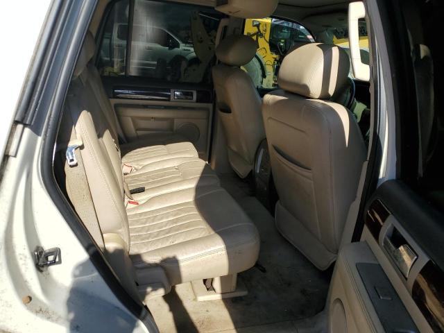 5LMFU28535LJ10436 - 2005 LINCOLN NAVIGATOR ბეჟი ფოტო 10