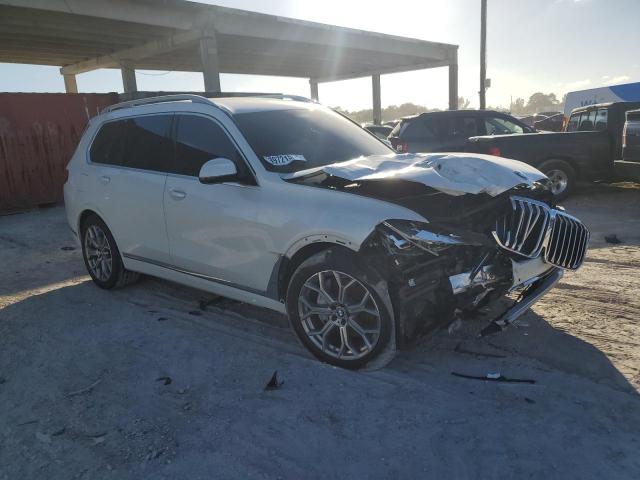 5UXCW2C03L9B50964 - 2020 BMW X7 XDRIVE40I WHITE photo 4