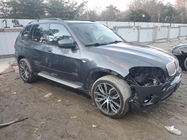 5UXZW0C56D0B91427 - 2013 BMW X5 XDRIVE35D GRAY photo 4