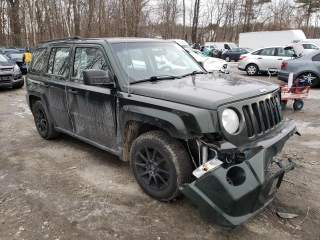 1J4NT2GA3AD573339 - 2010 JEEP PATRIOT SPORT GREEN photo 4