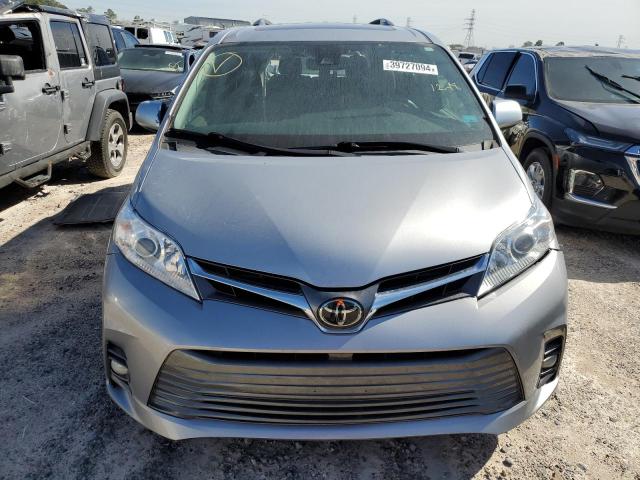 5TDYZ3DC3JS947529 - 2018 TOYOTA SIENNA XLE SILVER photo 5