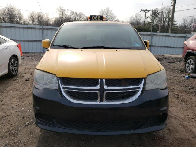 2C4RC1BG9FR636932 - 2015 CHRYSLER TOWN & COU TOURING YELLOW photo 5