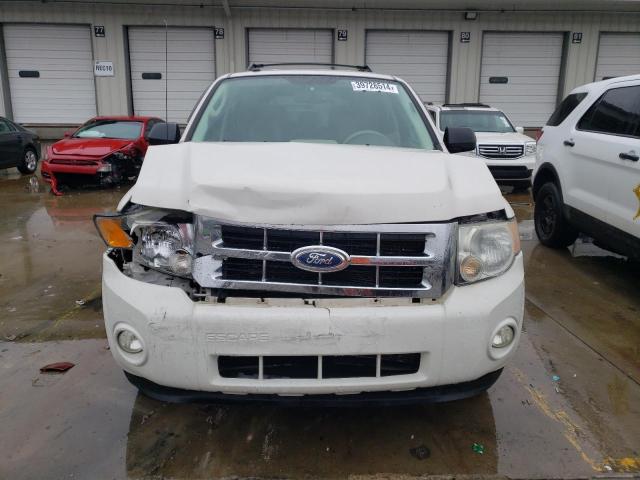 1FMCU0DG5BKB63500 - 2011 FORD ESCAPE XLT WHITE photo 5