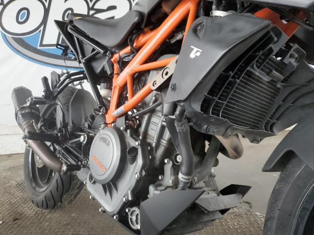 MD2JPJ408HC209605 - 2017 KTM 390 DUKE BLACK photo 7