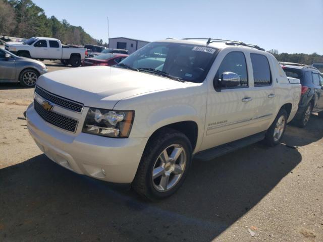 3GNMCGE00DG116866 - 2013 CHEVROLET AVALANCHE LTZ WHITE photo 1