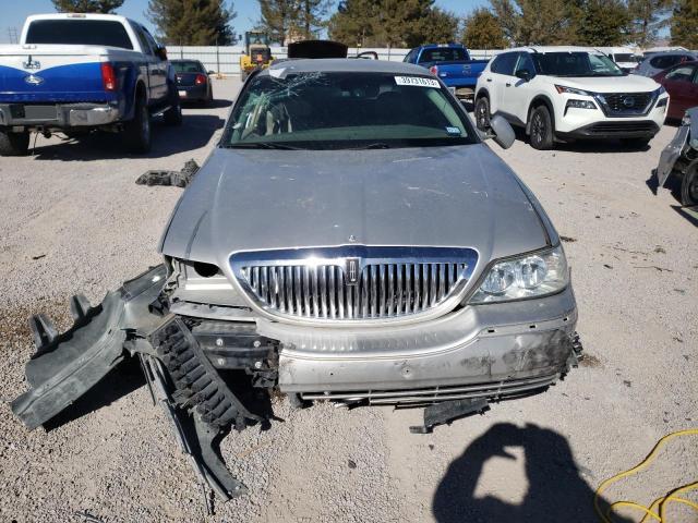 2LNHM82V09X605936 - 2009 LINCOLN TOWN CAR SIGNATURE LIMITED SILVER photo 5