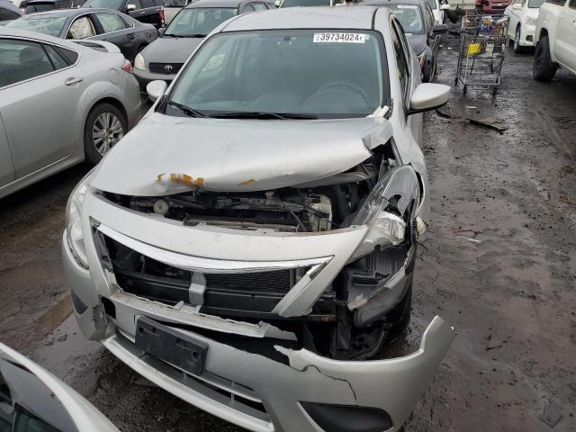 3N1CN7AP9HL869314 - 2017 NISSAN VERSA S SILVER photo 5