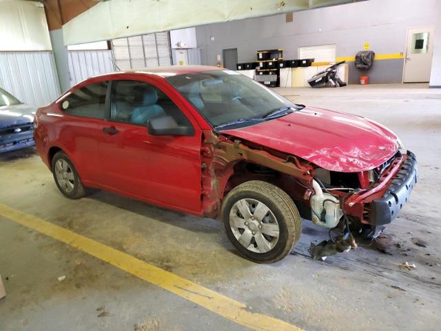 1FAHP32N08W111316 - 2008 FORD FOCUS S/SE RED photo 4