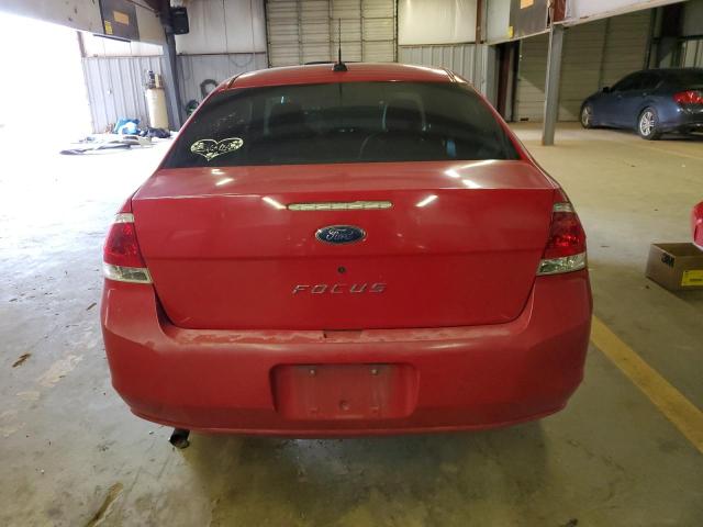 1FAHP32N08W111316 - 2008 FORD FOCUS S/SE RED photo 6