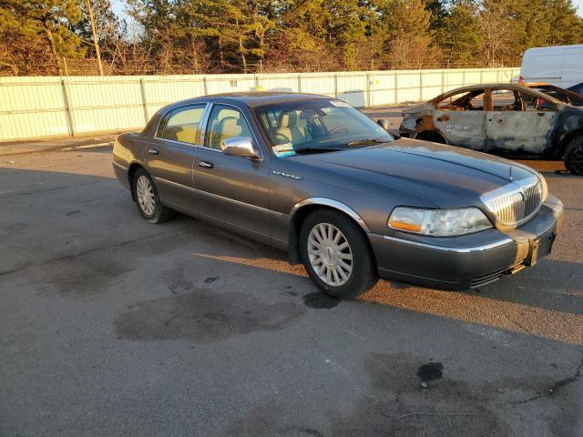 1LNHM82W23Y632183 - 2003 LINCOLN TOWN CAR SIGNATURE GRAY photo 4