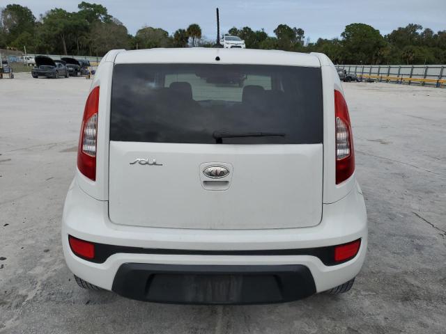 KNDJT2A52C7400509 - 2012 KIA SOUL WHITE photo 6