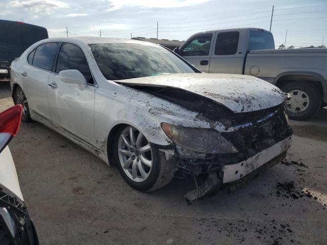 JTHGL46F285025682 - 2008 LEXUS LS 460L WHITE photo 4