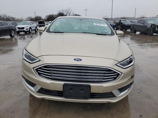 3FA6P0HD4JR180068 - 2018 FORD FUSION SE BEIGE photo 5