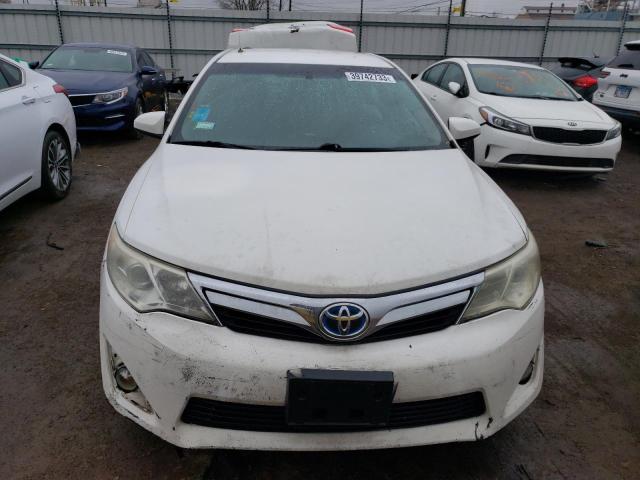 4T1BD1FK2DU073327 - 2013 TOYOTA CAMRY HYBRID WHITE photo 5