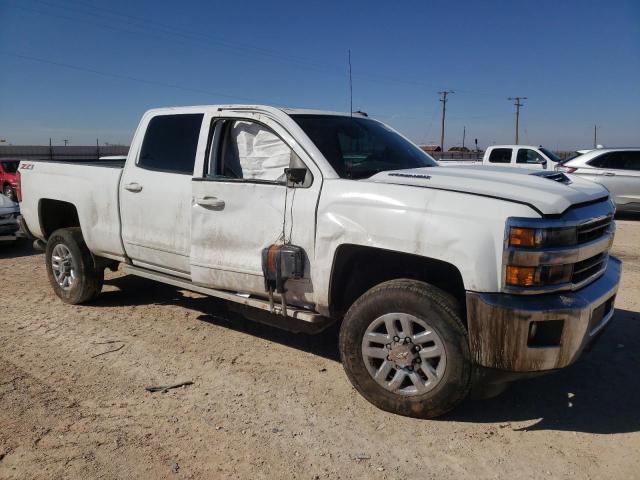 1GC1KVEY4JF230150 - 2018 CHEVROLET SILVERADO K2500 HEAVY DUTY LT WHITE photo 4