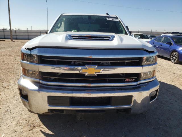 1GC1KVEY4JF230150 - 2018 CHEVROLET SILVERADO K2500 HEAVY DUTY LT WHITE photo 5