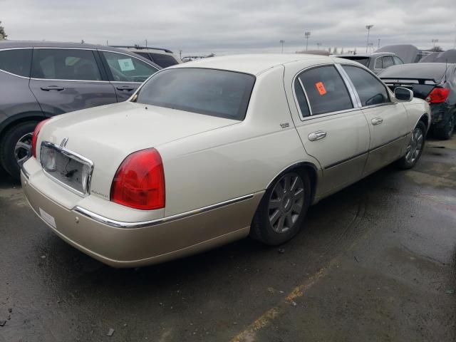 1LNHM83W04Y685030 - 2004 LINCOLN TOWN CAR ULTIMATE WHITE photo 3