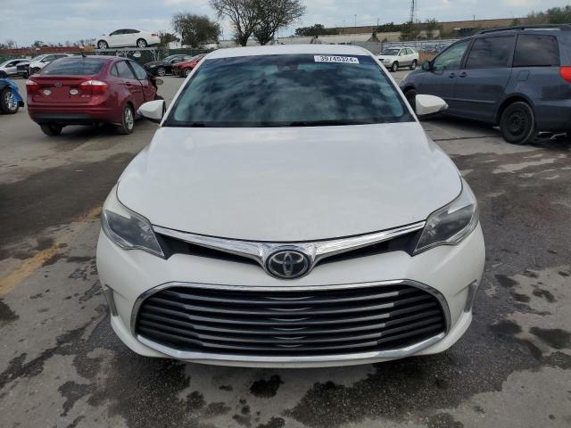 4T1BK1EB3JU283423 - 2018 TOYOTA AVALON XLE WHITE photo 5