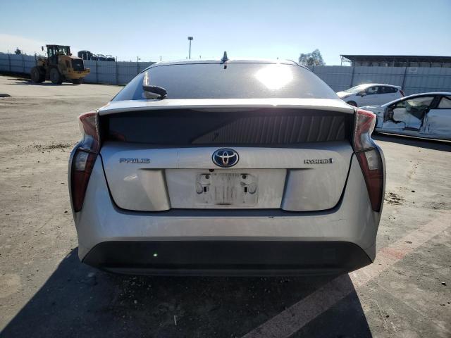 JTDKARFUXG3021693 - 2016 TOYOTA PRIUS SILVER photo 6