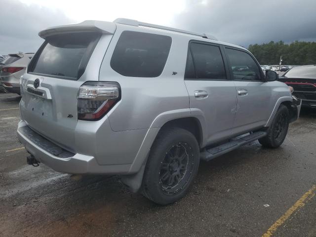 JTEZU5JR7G5132624 - 2016 TOYOTA 4RUNNER SR5 SILVER photo 3