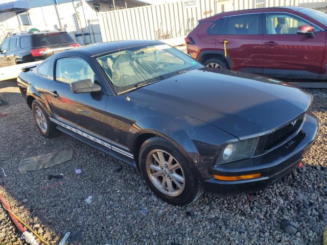 1ZVHT80N395100871 - 2009 FORD MUSTANG GRAY photo 4