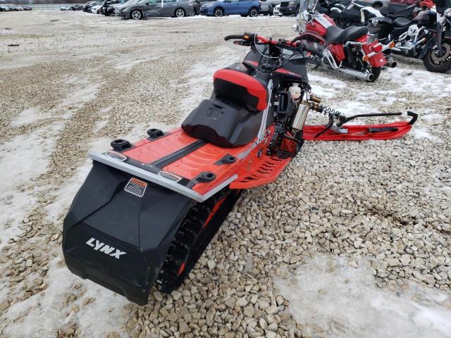 YH2LSUNX5NR000159 - 2022 LYNX SNOWMOBILE RED photo 4