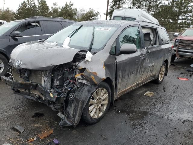 2011 TOYOTA SIENNA XLE, 