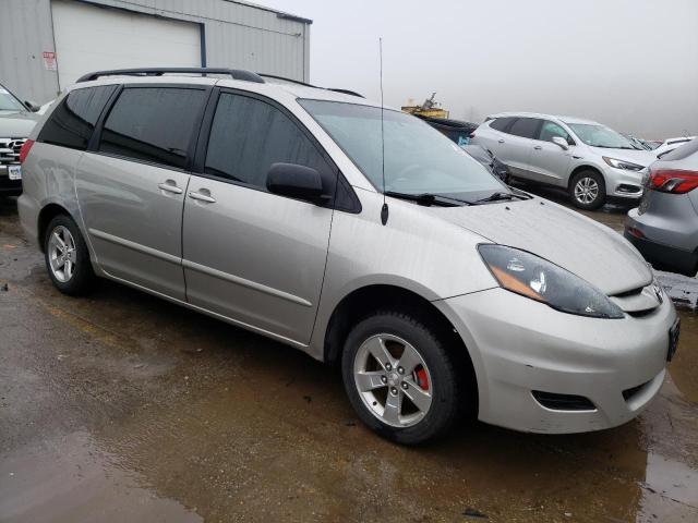 5TDZK23C19S249677 - 2009 TOYOTA SIENNA LE CE SILVER photo 4