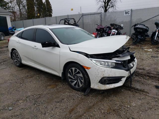 19XFC2F76JE010008 - 2018 HONDA CIVIC EX WHITE photo 4