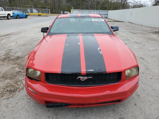 1ZVFT80N665104786 - 2006 FORD MUSTANG RED photo 5