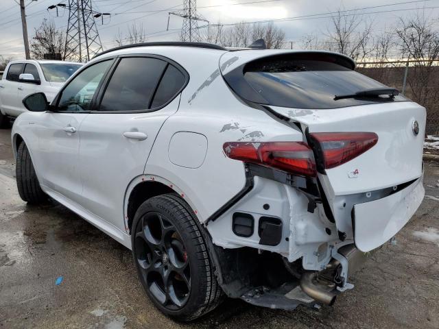 ZASPAKBN4N7D25739 - 2022 ALFA ROMEO STELVIO TI WHITE photo 2