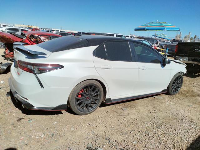 4T1KZ1AK4NU066261 - 2022 TOYOTA CAMRY TRD WHITE photo 3