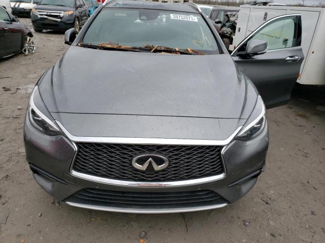 SJKCH5CP4JA057872 - 2018 INFINITI QX30 BASE GRAY photo 11