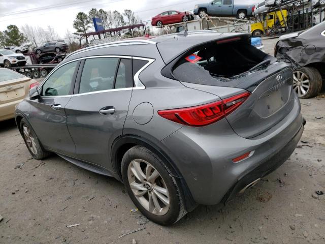 SJKCH5CP4JA057872 - 2018 INFINITI QX30 BASE GRAY photo 2