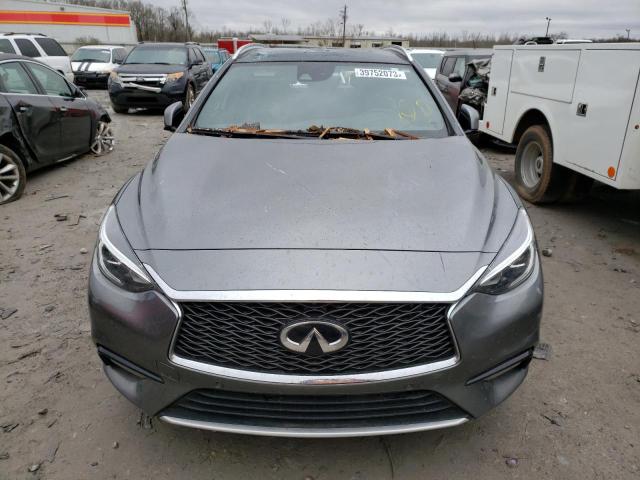 SJKCH5CP4JA057872 - 2018 INFINITI QX30 BASE GRAY photo 5