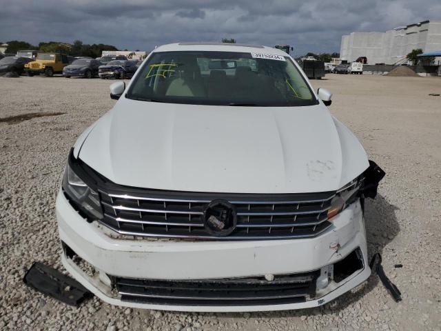 1VWBS7A33GC010905 - 2016 VOLKSWAGEN PASSAT SE WHITE photo 5