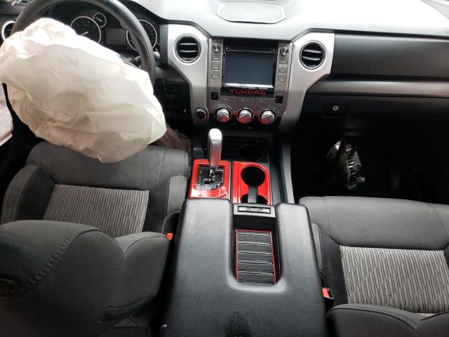 5TFUW5F13GX570251 - 2016 TOYOTA TUNDRA DOUBLE CAB SR/SR5 GRAY photo 8