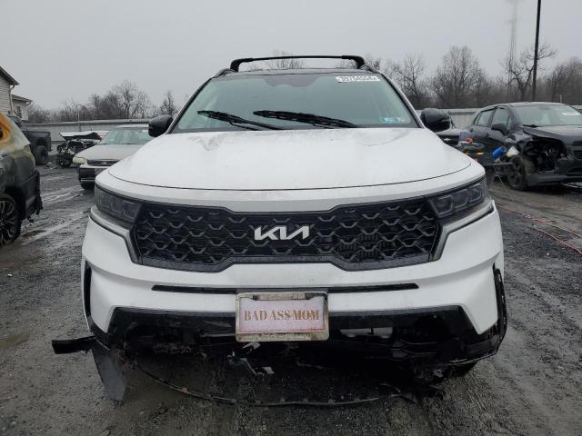 5XYRKDLF5NG134741 - 2022 KIA SORENTO SX WHITE photo 5