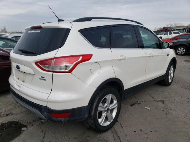 1FMCU9G97FUC14961 - 2015 FORD ESCAPE SE WHITE photo 3