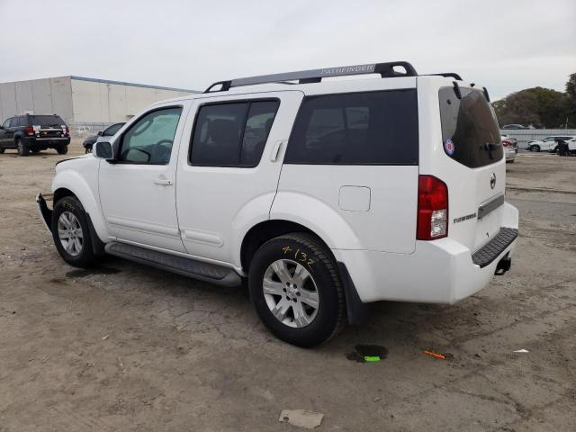 5N1AR18WX5C704927 - 2005 NISSAN PATHFINDER LE თეთრი ფოტო 2